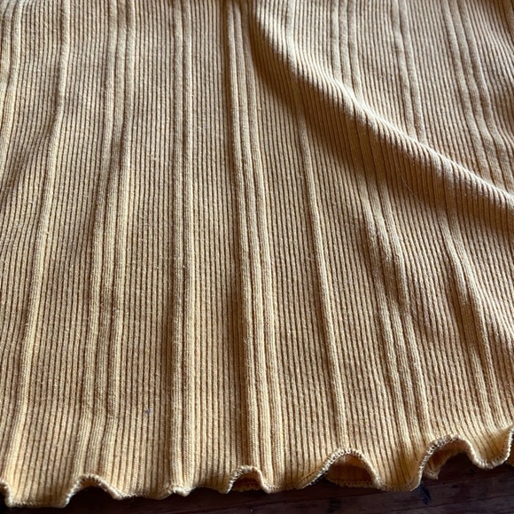 Yellow Cropped Tanktop - Picture 4 of 5